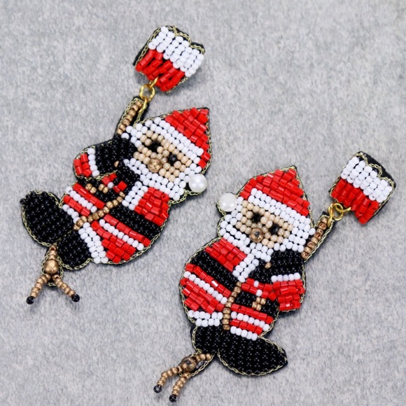 NEW Christmas Climbing Santa Beaded Earrings - Picture 1 of 4